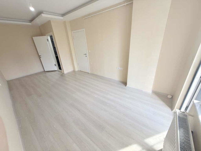 RTE BULVARINA CEPHE,EBEVEYN BANYO,CAM BALKON KİRALIK 3+1