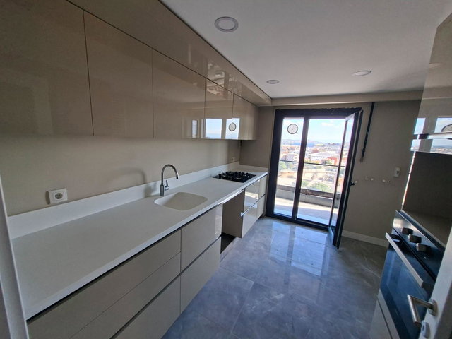KURTKÖY METRO YANI 360 SUİT HAVUZ CEPHE 130 M2 KIRALIK DAİRE