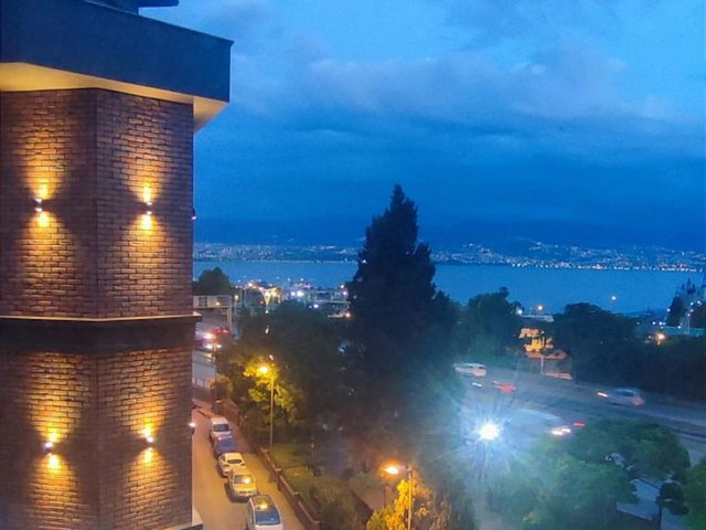 KOCAELİ İZMİT KOZLUK’TA FULL DENİZ MANZARALI, GENİŞ 2+1 DAİRE