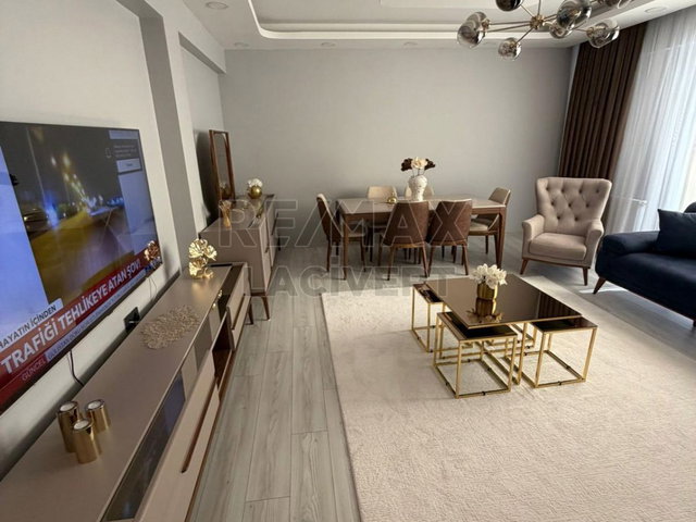 RE/MAX LACİVERT'TEN YILDIZKENT'TE SATILIK 4+1 DAİRE