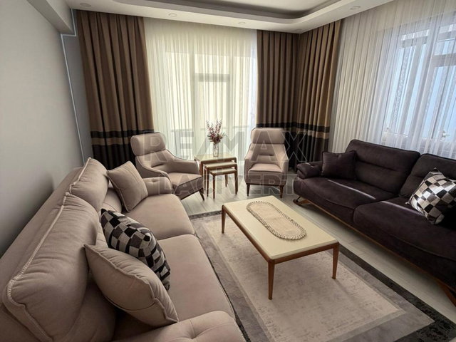 RE/MAX LACİVERT'TEN YILDIZKENT'TE SATILIK 4+1 DAİRE