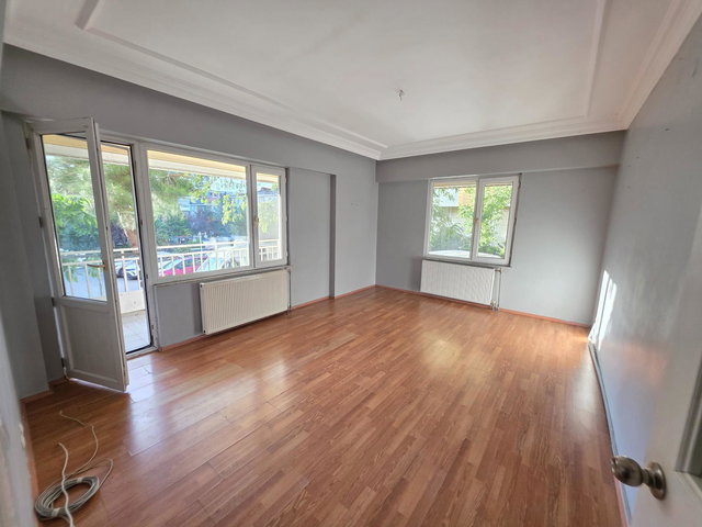 PENDİK YAYALAR SİTE İÇİ 3+1 PEYZAJ CEPHE 3 BALKON 130M2 KİRALIK