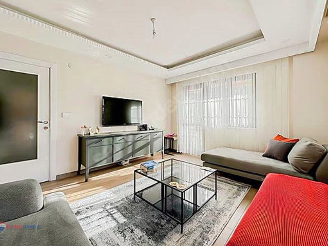 BAHÇELIEVLER MERKEZDE 60M2 GENIŞ 1+1
