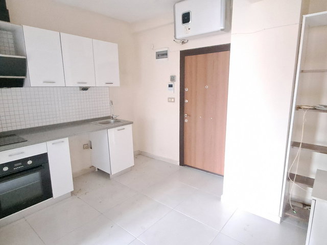 YENİBAĞLAR’DA 6. KAT 1+1 KİRALIK DAİRE | BALKONLU | MERKEZİ ISITMA (PAY ÖLÇER)