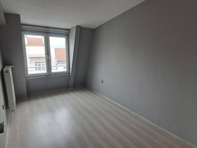 YENİBAĞLAR’DA 6. KAT 1+1 KİRALIK DAİRE | BALKONLU | MERKEZİ ISITMA (PAY ÖLÇER)