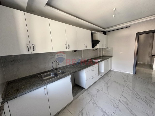 ESPARK KARŞISI SERBEST MESLEK SAHİPLERİE UYUGN KİRALIK 3+1 OFİS