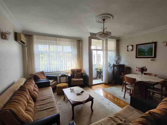 BAKIRKÖY’DE EŞYALI 2+1 | 110 M² BRÜT | BALKONLU | DOĞALGAZ KOMBİLİ