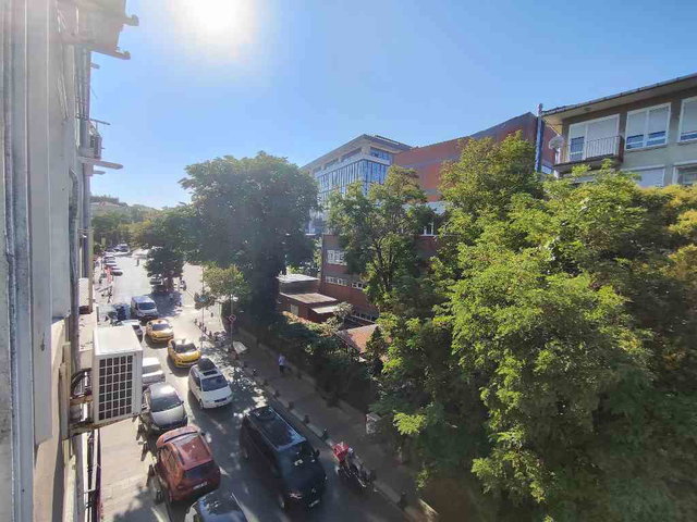 BAKIRKÖY’DE EŞYALI 2+1 | 110 M² BRÜT | BALKONLU | DOĞALGAZ KOMBİLİ