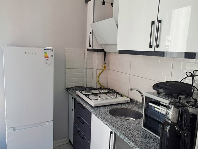 ŞİRİNTEPE’DE SIFIR, EŞYALI 1+1 | BALKONLU | DOĞALGAZ KOMBİLİ | BOŞ