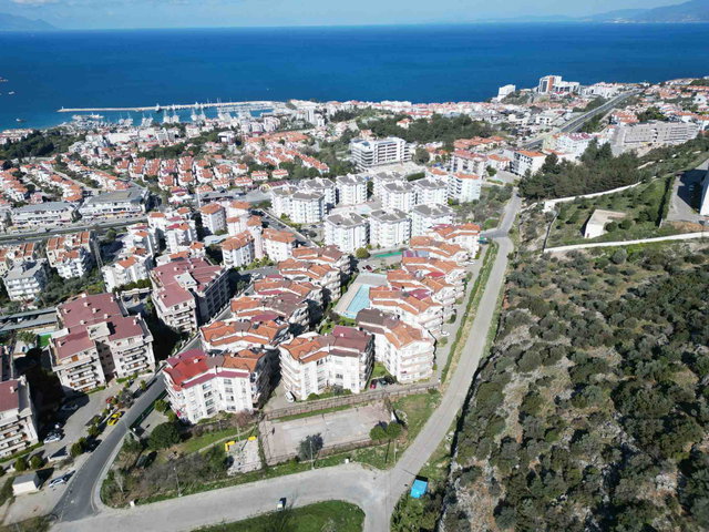 KUŞADASI EGE MAH. ALTIN GRUP SİTESİ’NDE 3+1  GENİŞ FERAH DAİRE