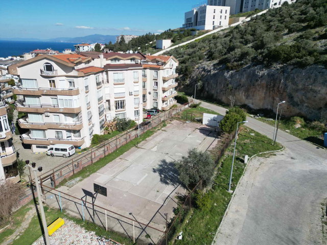 KUŞADASI EGE MAH. ALTIN GRUP SİTESİ’NDE 3+1  GENİŞ FERAH DAİRE