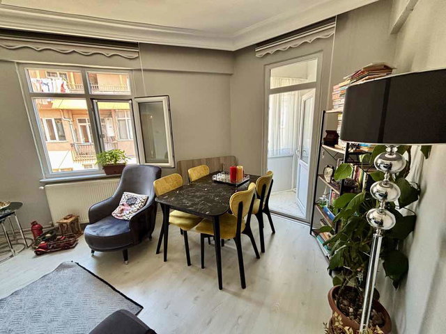 ÜSKÜDAR SULTANTEPEDE AYDINLIK KÖŞE PARSEL 2+1 SATILIK DAİRE
