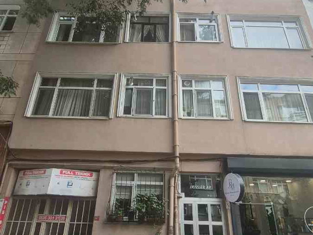 BAKIRKÖY ZEYTİNLİK MAHALLESİNDE FIRSAT 2+1 DAİRE