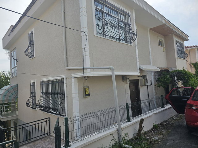 BÜYÜKÇEKMECE’DE GÜNEY CEPHELİ FULL DENIZ MANZARALI  4+1 TRIPLEKS DAIRE