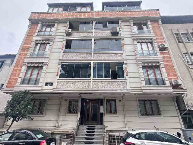 METROBÜSE YAKIN 2+1 DAİRE