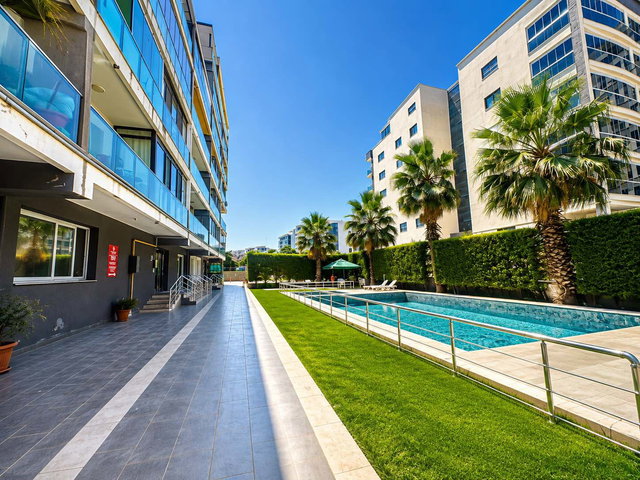 MENEMEN ULUKENT'DE SITE İÇERISINDE BÜYÜK TIP 3+1 SATILIK DAIRE