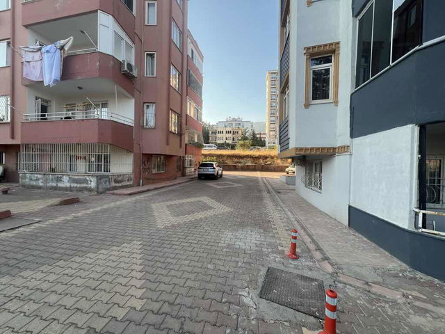 ONİKİŞUBAT’TA 170 M² NET, 3+1, 2 BANYOLU, BALKONLU GİRİŞ KAT DAİRE