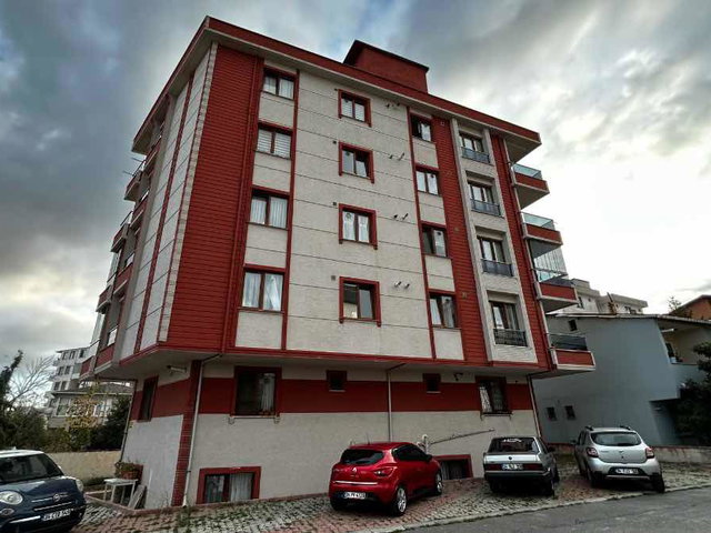 ÇEKMEKÖYÜN PRESTİJLİ LOKASYONUNDA KREDİ SORUNSUZ FIRSAT ARA KAT