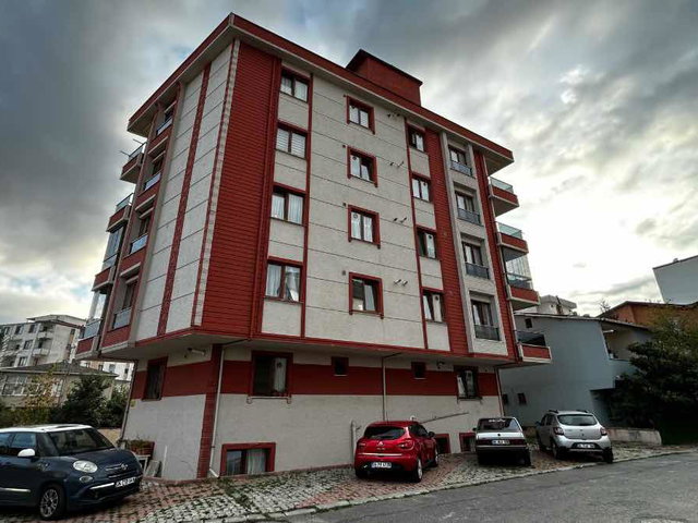 ÇEKMEKÖYÜN PRESTİJLİ LOKASYONUNDA KREDİ SORUNSUZ FIRSAT ARA KAT