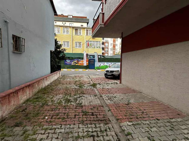 ÇEKMEKÖYÜN PRESTİJLİ LOKASYONUNDA KREDİ SORUNSUZ FIRSAT ARA KAT