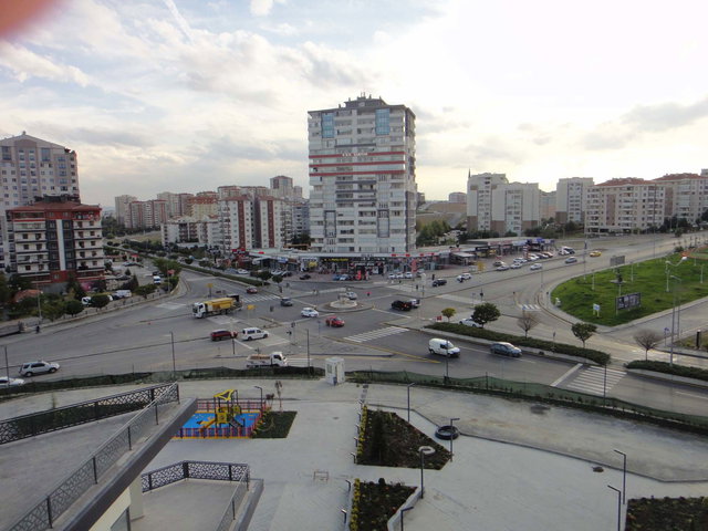 BATIKENT AKKENT 6 TWİNS TARADE 1+1 EŞYALI KÖŞE SATILIK DAİRE GÜNEY