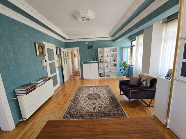 İBNİ SİNA MAHALLESİNDE MEDINE CAMII KARŞISINDA SATILIK TRIPLEX GAYRIMENKUL
