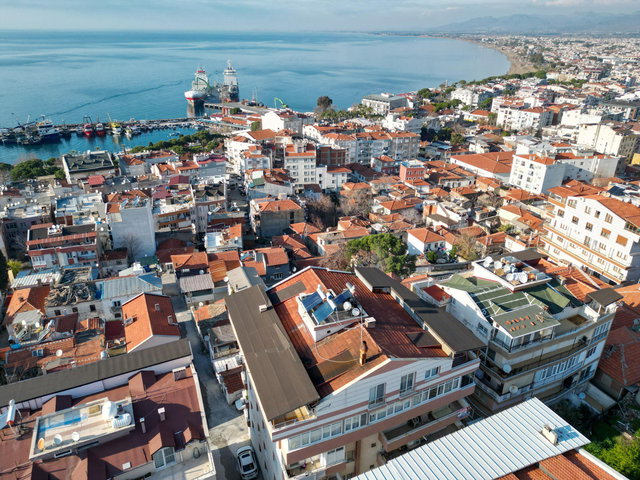 SALİMBEYDE MERKEZDE DOĞALGAZLI, DENİZ MANZARALI, EŞYALI, OTOPARKLI, ASANSÖRLÜ 2+1 ARAKAT DAİRE