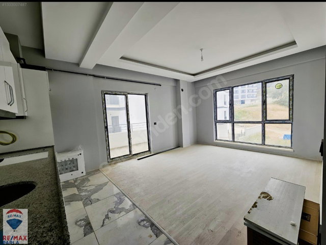 KÖRFEZDE ULAŞIMA CEPHE KİRALIK EŞYASIZ 1+1  DAİRE