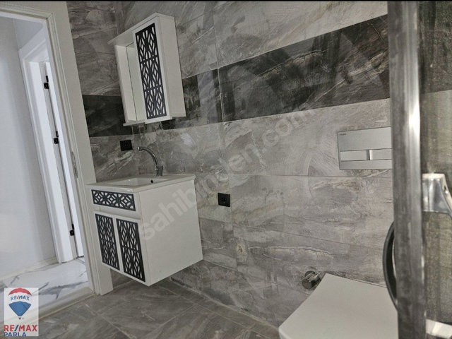 KÖRFEZDE ULAŞIMA CEPHE KİRALIK EŞYASIZ 1+1  DAİRE