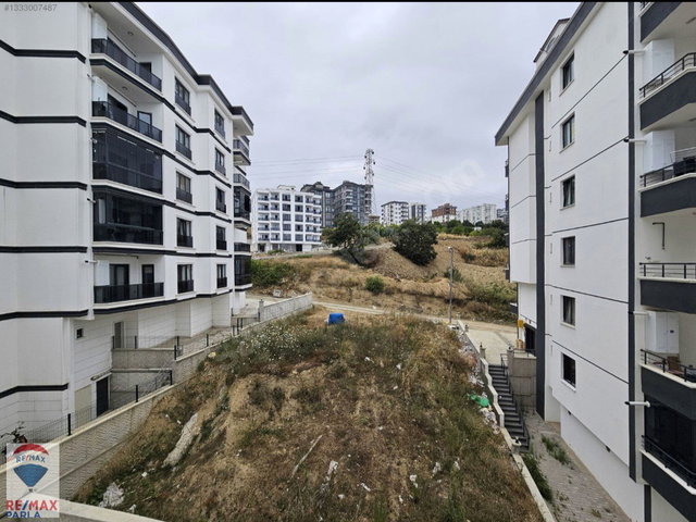 KÖRFEZDE ULAŞIMA CEPHE KİRALIK EŞYASIZ 1+1  DAİRE