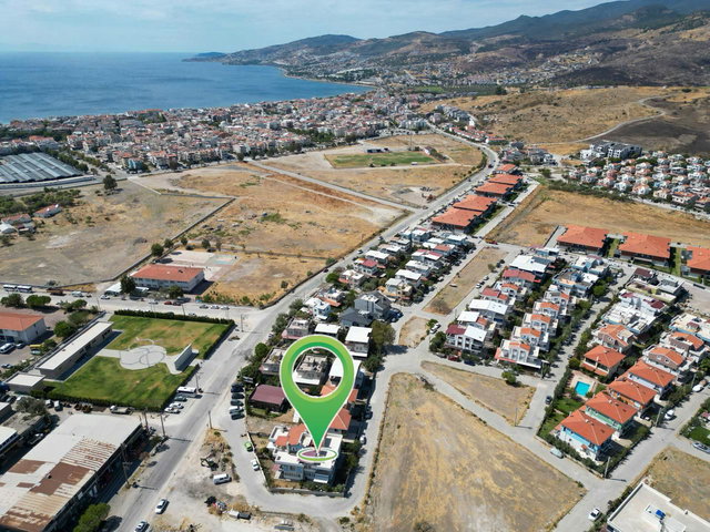 ÇANDARLI’DA DENIZE YAKIN GENIŞ BAHÇELI 1+1