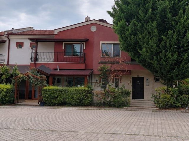 RE/MAX MOD'DAN ŞEKER MAH. SIRAEVLER'DE BAHÇELİ KİRALIK DUBLEKS