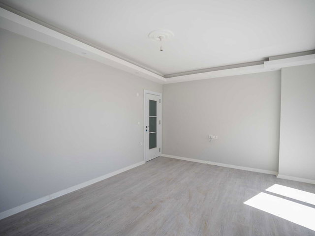 YENİDOĞAN'DA YAŞAM VADİSİNE YAKIN-KAPALI OTOPARKLI 2+1 DAİRE