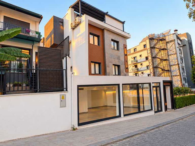 DENİZE 20 METRE MESAFEDE, YAŞAMA VE YATIRIMA HAZIR SATILIK 1+1