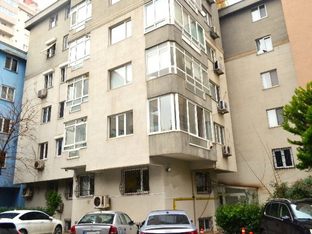 KOZYATAĞI SÜMKO SİTESİ’NDE 3+1 KİRALIK DAİRE