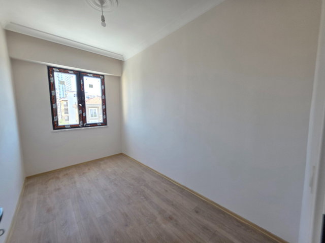 KARTAL KARLIKTEPE ANA CD ÜZERİ BALKONLU KİRALIK 2+1 SIFIR DAİRE