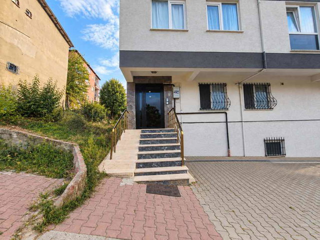 SULTANBEYLİ HAMİDİYE PETROL YOLU ÜZERİNDE 3+1 FERAH DAİRE