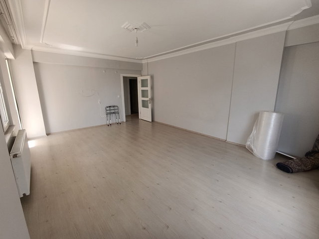 RE/MAX DREAM'DEN YAVUZ SULTAN SELİM'DE SATILIK ARAKAT DAİRE