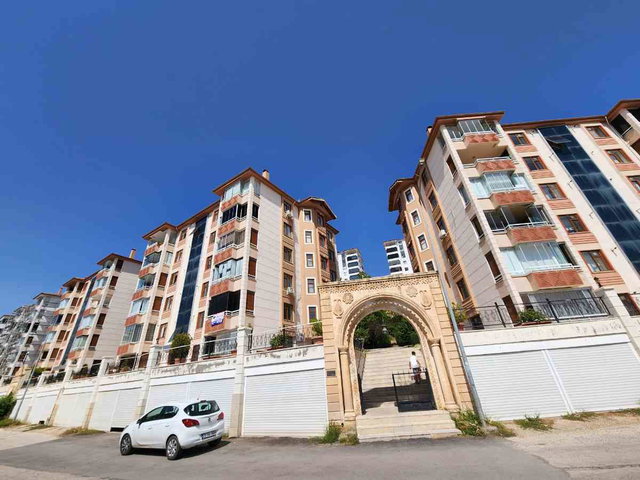 REMAX DEN A.PAŞA SAFA SİTESİ 3+1 ARAKAT SATILIK DAİRE