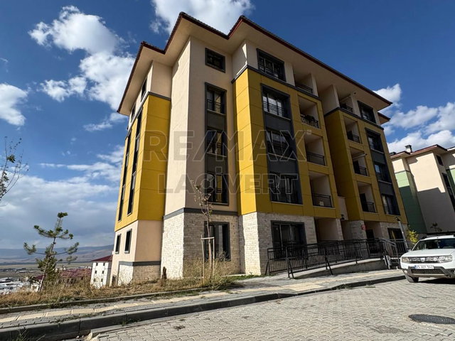 RE/MAX LACIVERT'TEN HILALKENT TOKILER'DE KIRALIK 2+1 DAIRE