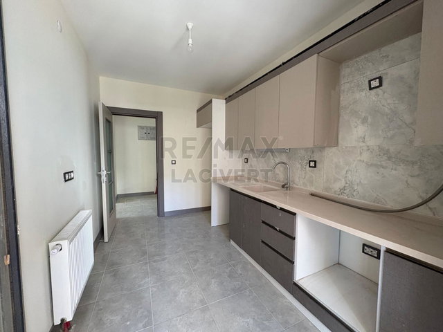 RE/MAX LACIVERT'TEN HILALKENT TOKILER'DE KIRALIK 2+1 DAIRE