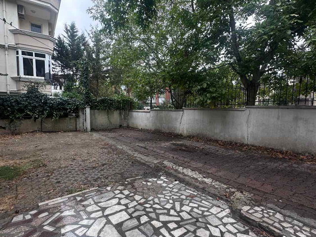 FLORYA'DA, MERKEZİ KONUMDA ÖZEL BAHÇELİ KİRALIK 3+1