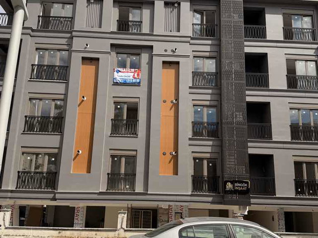 BAHÇELIEVLER SIFIR￼ARAKAT  3+1 METROBÜSE 3 DALİKA