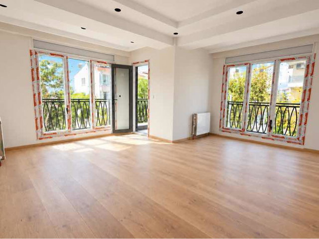 BAHÇELIEVLER SIFIR￼ARAKAT  3+1 METROBÜSE 3 DALİKA