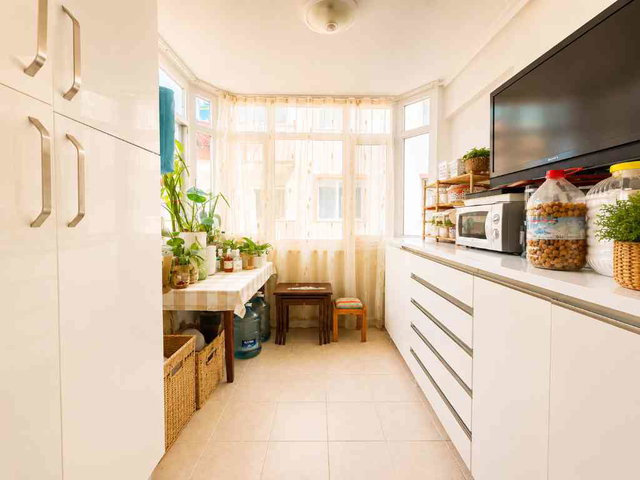 KUŞADASI 7 EYLÜL OKULUNA YAKIN, YAPILI 2+1 DAİRE