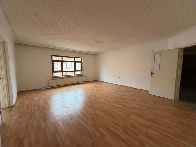 TÜRKÖZÜ'NDE CADDE YAKINI 4+1 DUBLEKS KİRALIK DAİRE