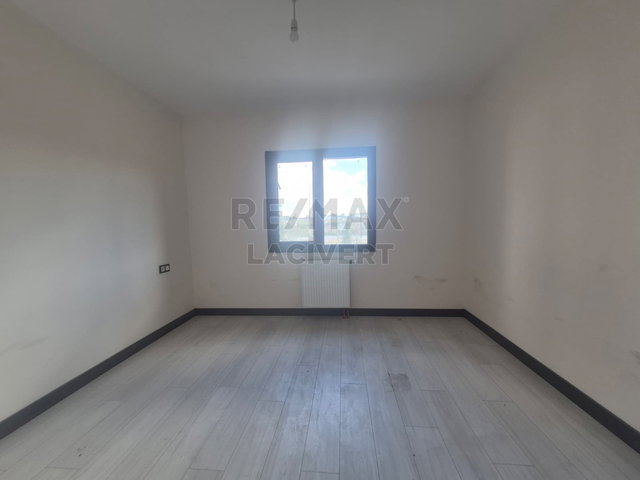 RE/MAX LACİVERT'TEN ILICA'DA KİRALIK 2+1 DAİRE