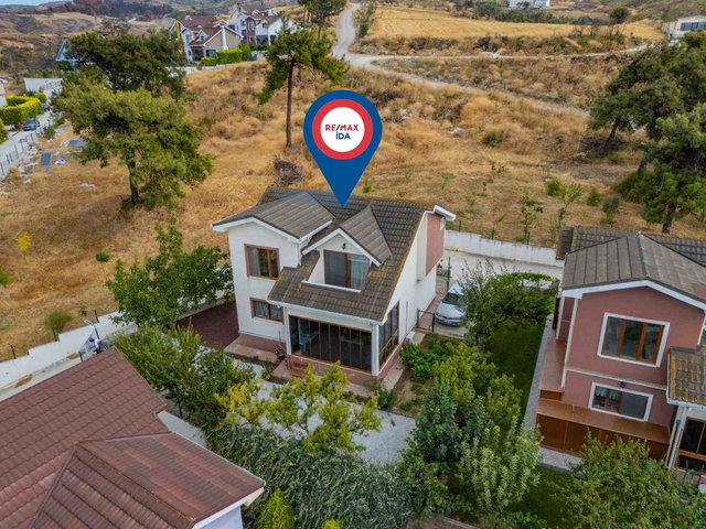 ÇANAKKALE MERKEZ ŞEHİR VE BOĞAZ MANZARALI SATILIK MÜSTAKIL VİLLA