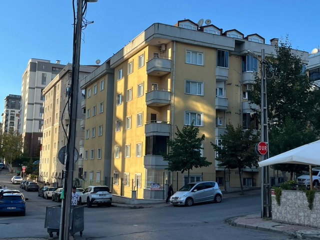 ÜMRANIYE MEHMET AKIF MAH. GENIŞ 130M² NET SATILIK 3+1 DAIRE