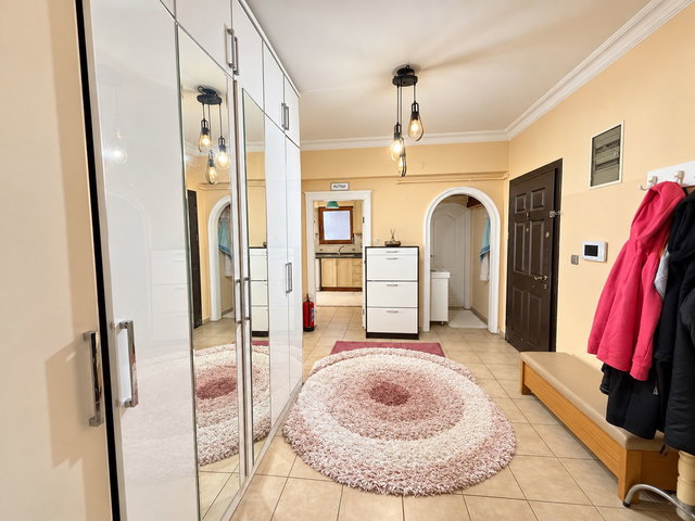 KIZILIRMAK MAHALLESİ MERKEZİ KONUMDA SATILIK 4+1 ARA KAT DAİRE